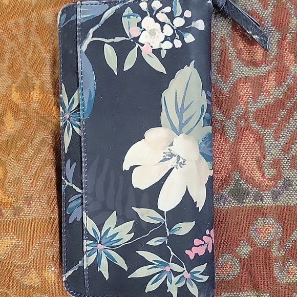 Kate Spade Wilson Road Botanical Floral Neda Wallet - Picture 2 of 5